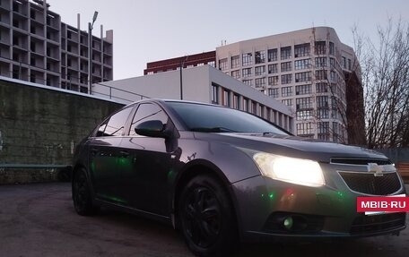 Chevrolet Cruze II, 2010 год, 680 000 рублей, 7 фотография