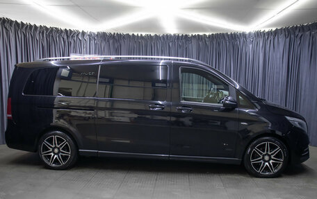 Mercedes-Benz V-Класс, 2017 год, 3 998 000 рублей, 4 фотография