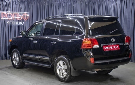 Toyota Land Cruiser 200, 2015 год, 4 998 000 рублей, 7 фотография