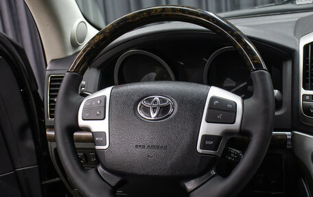 Toyota Land Cruiser 200, 2015 год, 4 998 000 рублей, 17 фотография