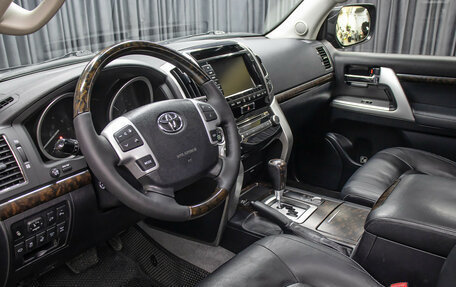 Toyota Land Cruiser 200, 2015 год, 4 998 000 рублей, 16 фотография