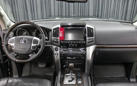 Toyota Land Cruiser 200, 2015 год, 4 998 000 рублей, 14 фотография