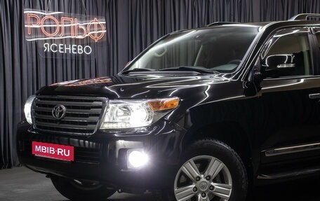 Toyota Land Cruiser 200, 2015 год, 4 998 000 рублей, 24 фотография