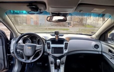 Chevrolet Cruze II, 2010 год, 680 000 рублей, 7 фотография