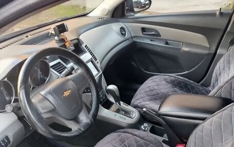 Chevrolet Cruze II, 2010 год, 680 000 рублей, 5 фотография