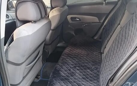 Chevrolet Cruze II, 2010 год, 680 000 рублей, 6 фотография