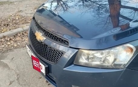 Chevrolet Cruze II, 2010 год, 680 000 рублей, 3 фотография