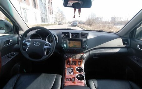 Toyota Highlander III, 2011 год, 2 490 000 рублей, 9 фотография