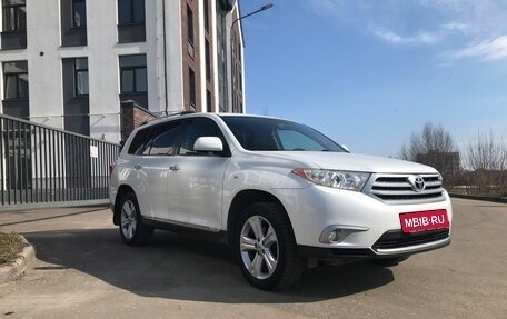 Toyota Highlander III, 2011 год, 2 490 000 рублей, 6 фотография