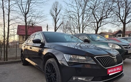 Skoda Superb III рестайлинг, 2016 год, 1 890 000 рублей, 3 фотография