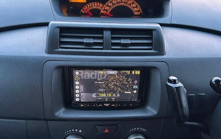 Toyota bB II рестайлинг, 2006 год, 499 000 рублей, 12 фотография