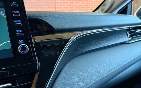 Toyota Camry, 2021 год, 3 890 000 рублей, 2 фотография