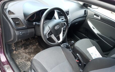 Hyundai Solaris II рестайлинг, 2011 год, 530 000 рублей, 9 фотография