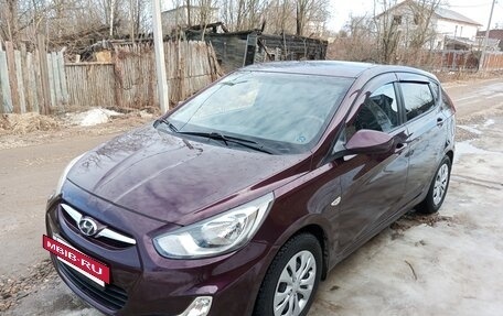Hyundai Solaris II рестайлинг, 2011 год, 530 000 рублей, 2 фотография