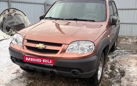 Chevrolet Niva I рестайлинг, 2018 год, 720 000 рублей, 5 фотография