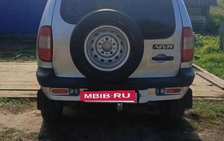 Chevrolet Niva I рестайлинг, 2003 год, 180 000 рублей, 2 фотография