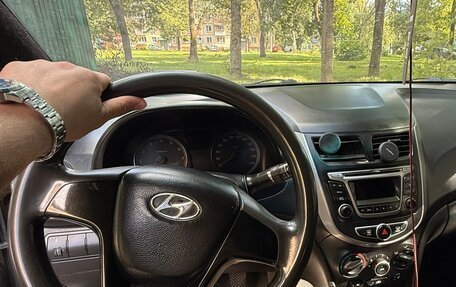 Hyundai Solaris II рестайлинг, 2011 год, 530 000 рублей, 11 фотография