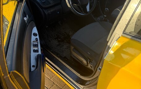 Hyundai Solaris II рестайлинг, 2011 год, 530 000 рублей, 9 фотография