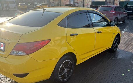 Hyundai Solaris II рестайлинг, 2011 год, 530 000 рублей, 6 фотография