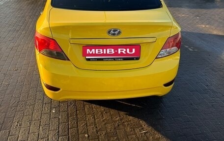 Hyundai Solaris II рестайлинг, 2011 год, 530 000 рублей, 4 фотография