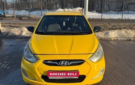 Hyundai Solaris II рестайлинг, 2011 год, 530 000 рублей, 3 фотография