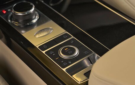 Land Rover Range Rover IV рестайлинг, 2018 год, 6 640 000 рублей, 20 фотография