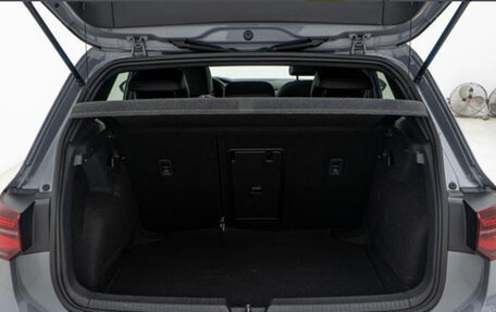 Volkswagen Golf VIII, 2022 год, 1 600 000 рублей, 12 фотография