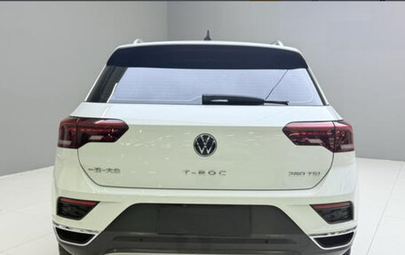 Volkswagen T-Roc I, 2023 год, 1 510 000 рублей, 5 фотография