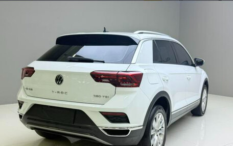 Volkswagen T-Roc I, 2023 год, 1 510 000 рублей, 6 фотография