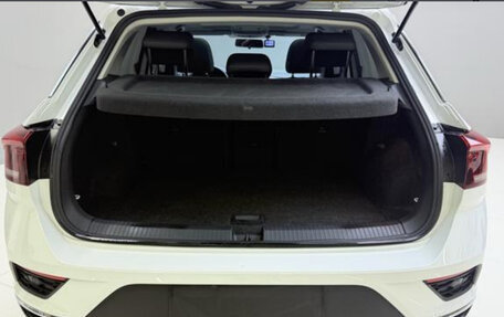 Volkswagen T-Roc I, 2023 год, 1 510 000 рублей, 13 фотография