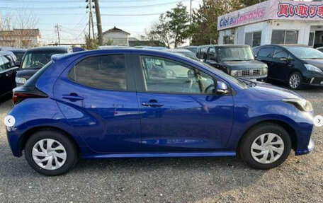 Toyota Yaris, 2022 год, 760 000 рублей, 9 фотография