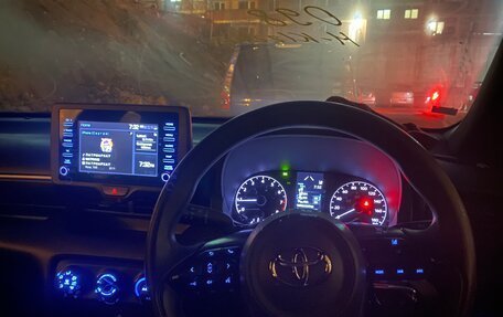 Toyota Yaris, 2021 год, 1 200 000 рублей, 6 фотография