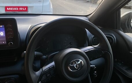 Toyota Yaris, 2021 год, 1 200 000 рублей, 3 фотография