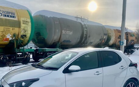 Toyota Yaris, 2021 год, 1 200 000 рублей, 9 фотография