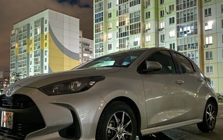 Toyota Yaris, 2021 год, 1 200 000 рублей, 11 фотография