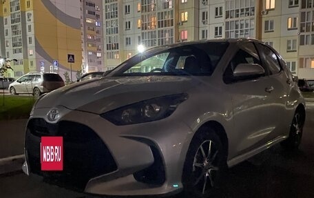 Toyota Yaris, 2021 год, 1 200 000 рублей, 10 фотография