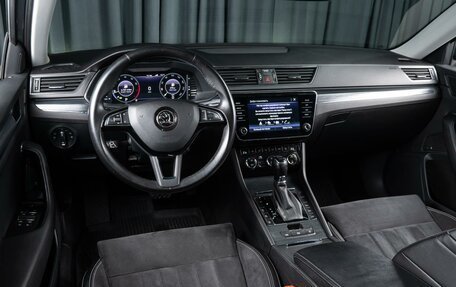 Skoda Superb III рестайлинг, 2019 год, 3 069 000 рублей, 8 фотография