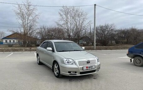 Toyota Avensis III рестайлинг, 2005 год, 600 000 рублей, 1 фотография