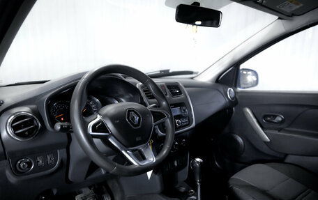 Renault Logan II, 2019 год, 899 000 рублей, 14 фотография