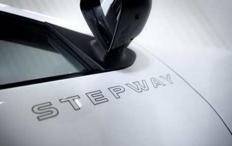 Renault Logan II, 2019 год, 899 000 рублей, 12 фотография