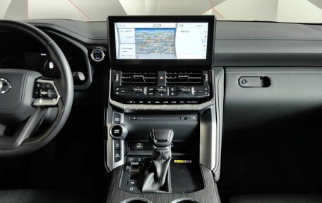 Toyota Land Cruiser, 2024 год, 13 990 000 рублей, 15 фотография