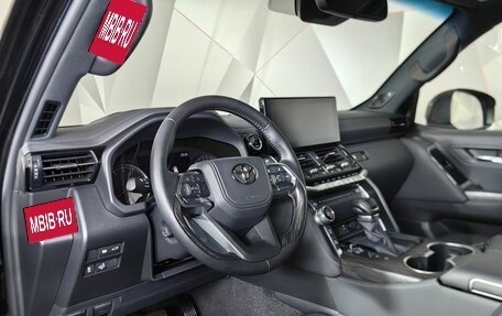 Toyota Land Cruiser, 2024 год, 13 990 000 рублей, 19 фотография