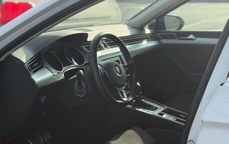 Volkswagen Passat B8 рестайлинг, 2016 год, 1 650 000 рублей, 6 фотография