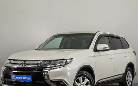 Mitsubishi Outlander III рестайлинг 3, 2017 год, 1 799 000 рублей, 4 фотография