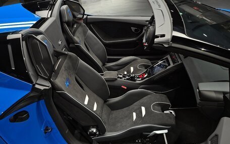 Lamborghini Huracán, 2023 год, 39 133 000 рублей, 7 фотография