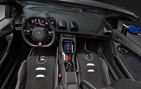 Lamborghini Huracán, 2023 год, 39 133 000 рублей, 5 фотография