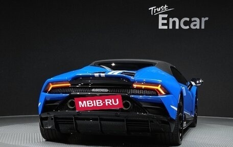 Lamborghini Huracán, 2023 год, 39 133 000 рублей, 3 фотография