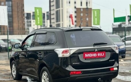 Mitsubishi Outlander III рестайлинг 3, 2013 год, 1 499 000 рублей, 7 фотография