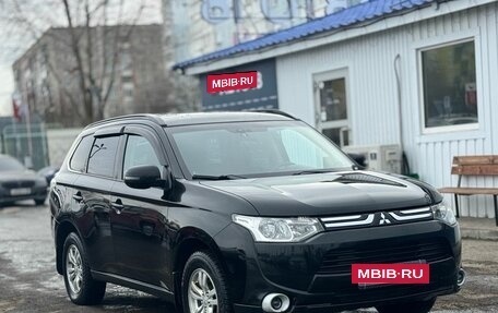 Mitsubishi Outlander III рестайлинг 3, 2013 год, 1 499 000 рублей, 2 фотография