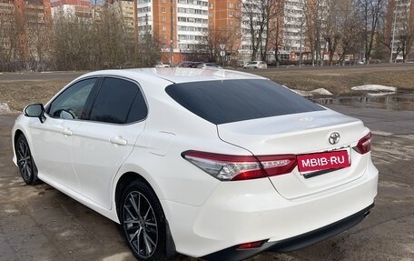 Toyota Camry, 2021 год, 3 700 000 рублей, 4 фотография